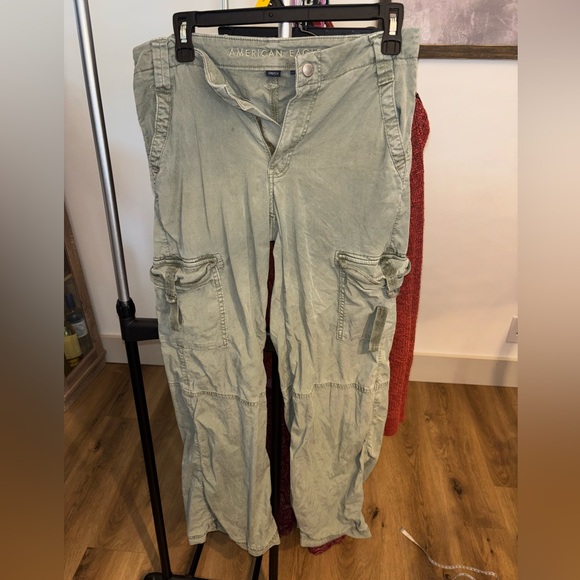 American Eagle Outfitters Women’s Cargo Pants - Light Green - Picture 1 of 2